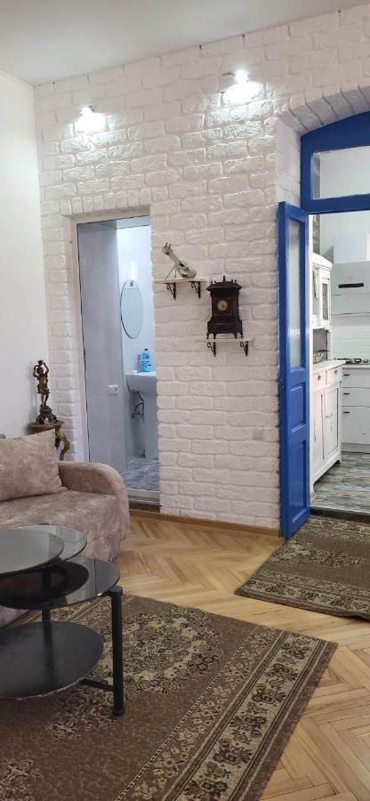 4 Chocolate Apartments In Old Тбилиси Экстерьер фото