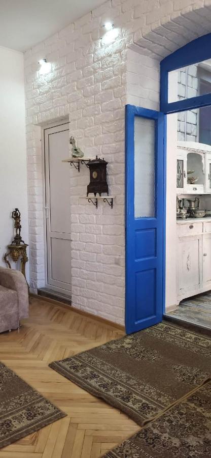 4 Chocolate Apartments In Old Тбилиси Экстерьер фото